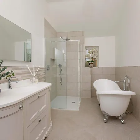 Tatil Evi The Smithy - Luxury Barn Conversion Near Malton & York Sleeps 6 *