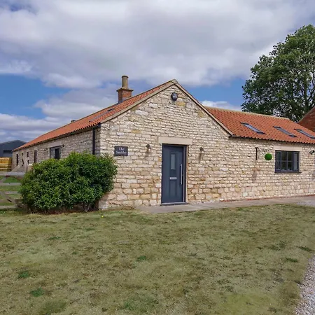The Smithy - Luxury Barn Conversion Near Malton & York Sleeps 6 *